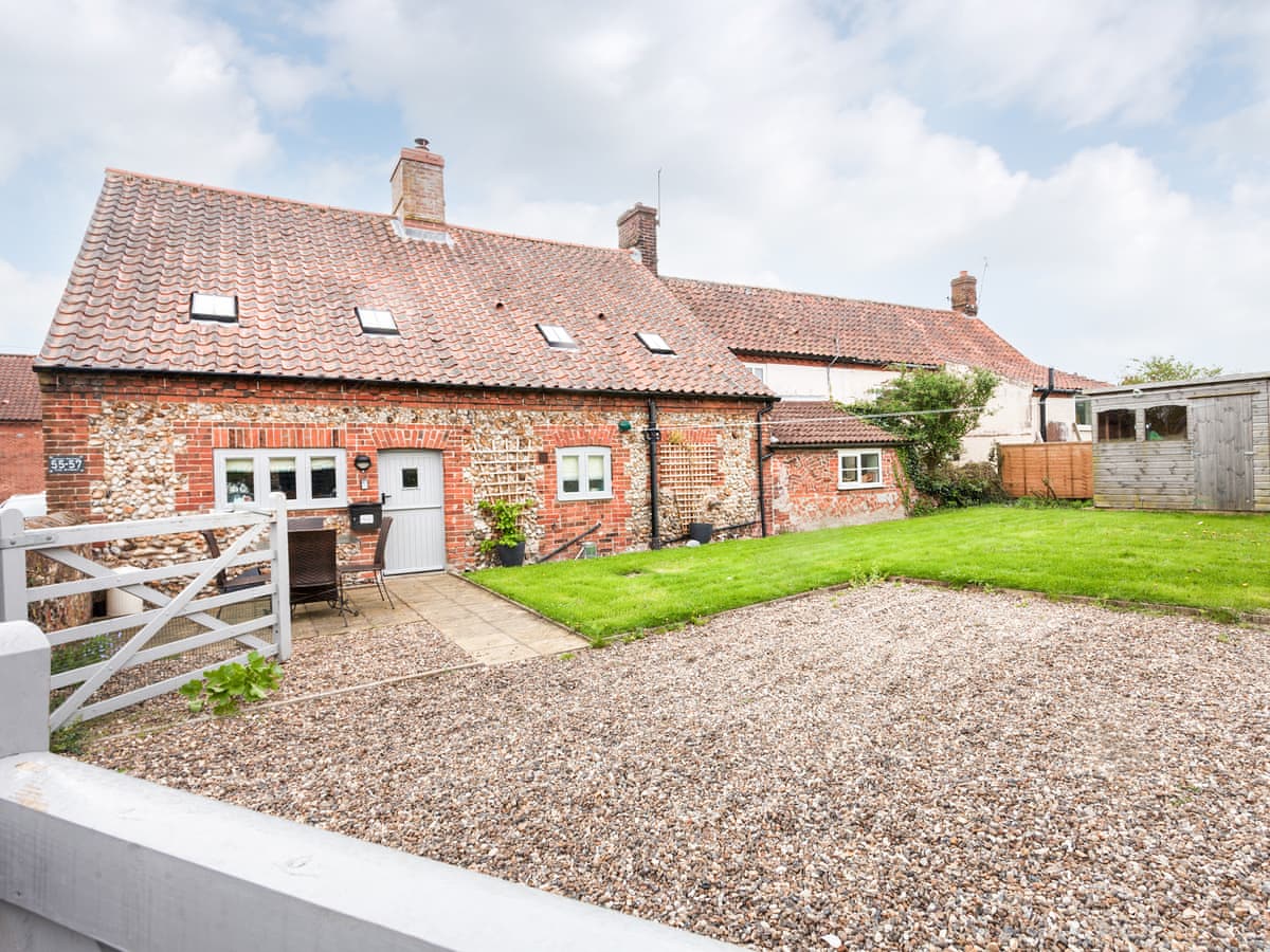Self-catering cottages in Melton Constable