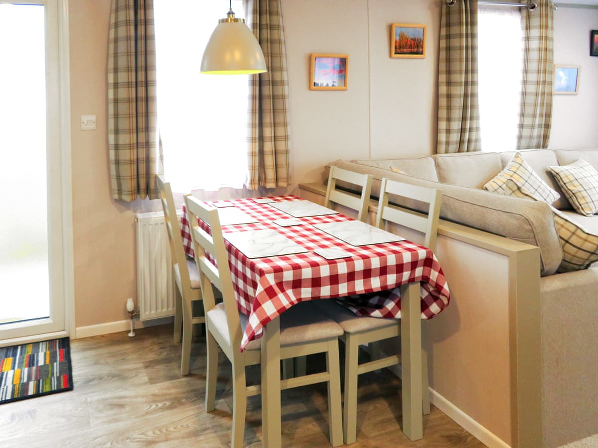 Windy Roost Lodge - Holiday Lodge in East Anglia - Image 3