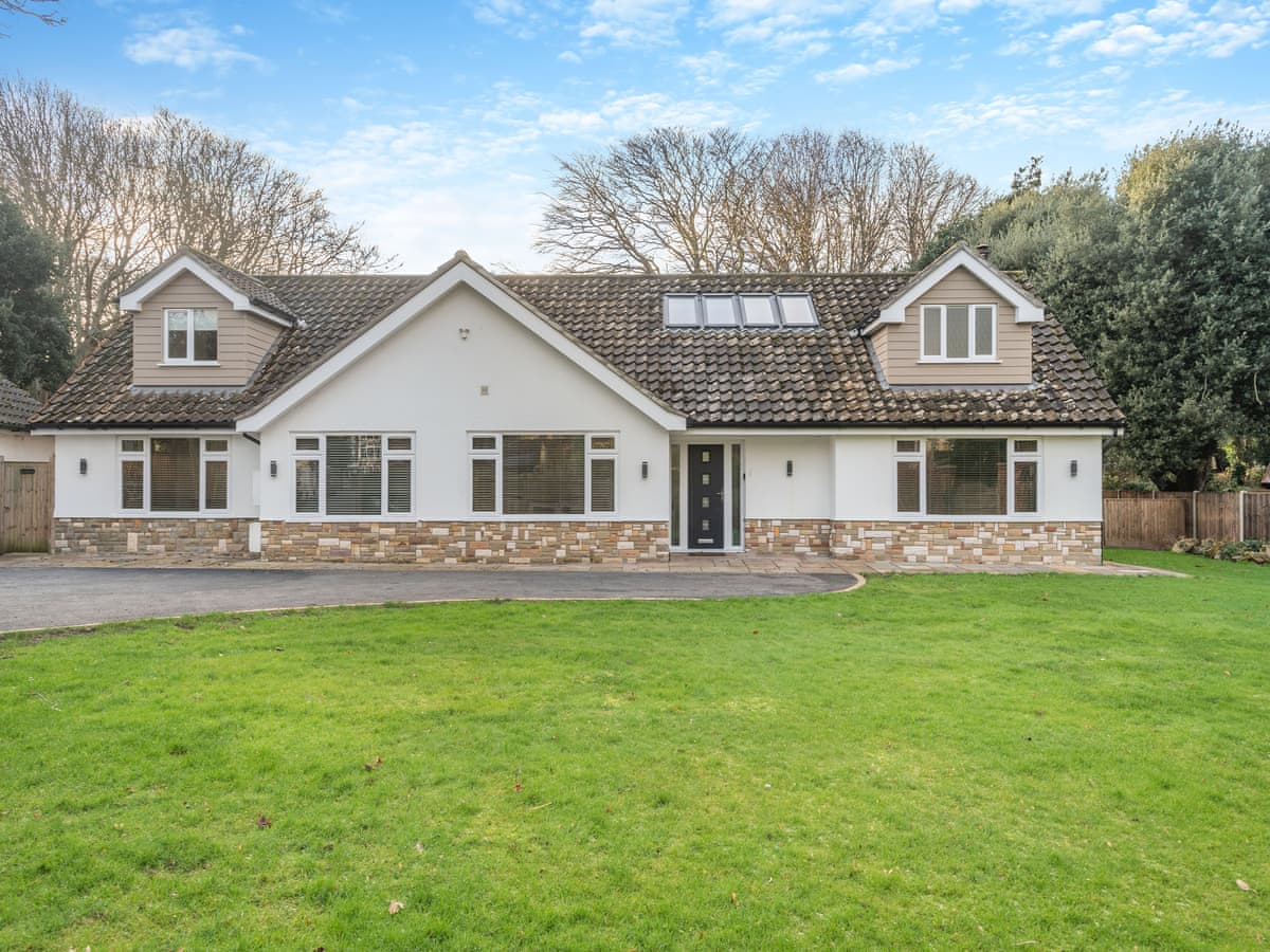 Cedar Lodge - Holiday lodge in East Anglia - Image 1