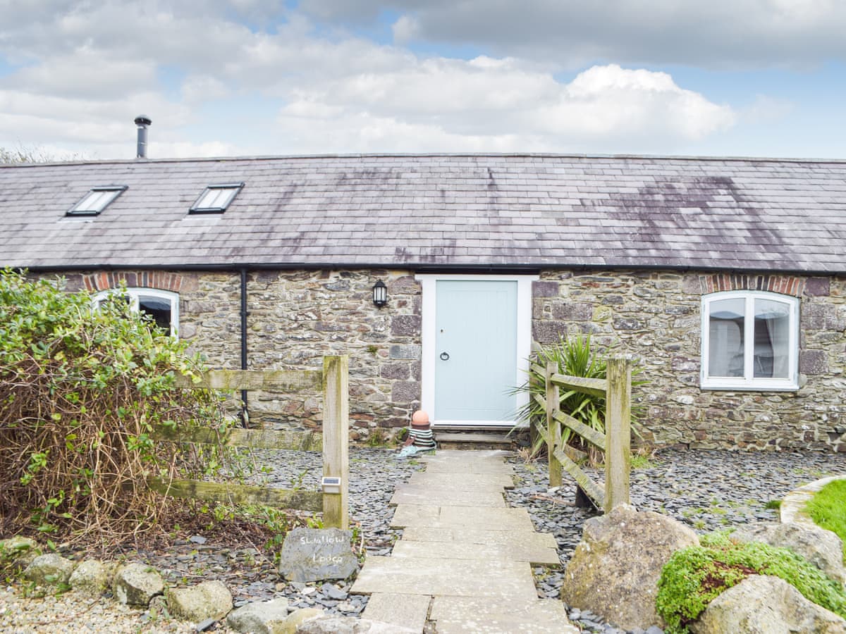 Upper Farms Barns - Swallow Lodge - Holiday Lodge in South Wales - Image 1