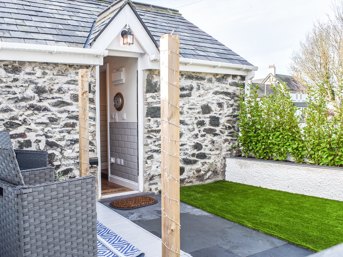 White Cottages - White Mermaid