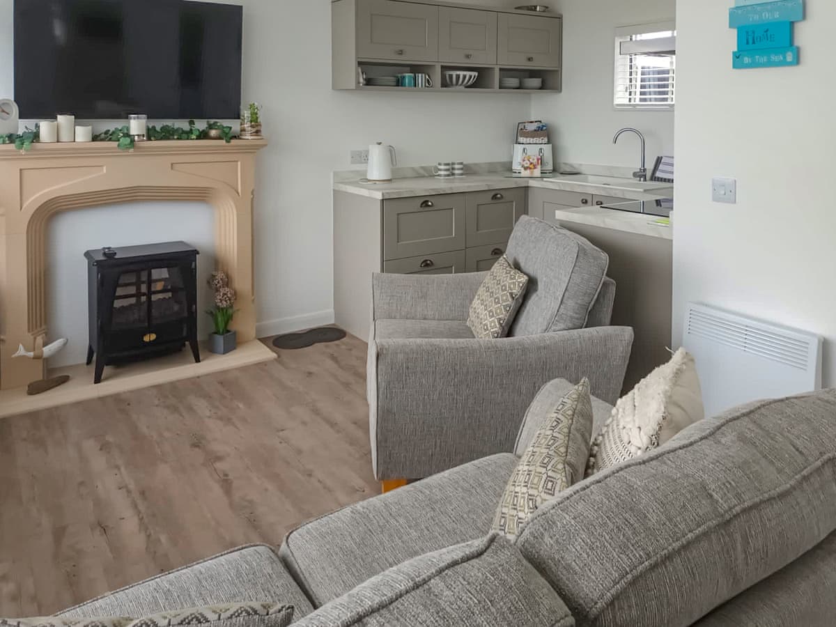 Seascape Lodge - Holiday Lodge in Central England - Image 2