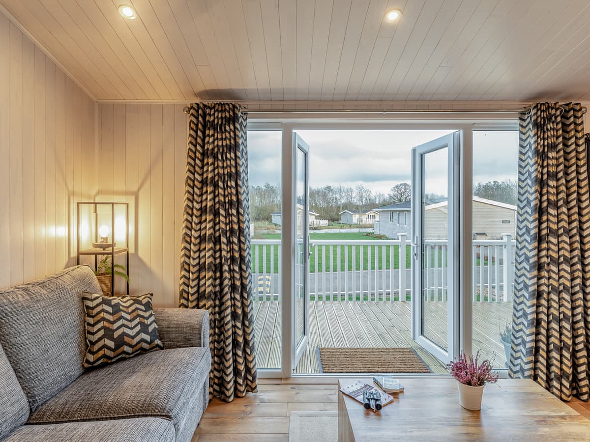 Heather Lodge - Holiday lodge in Central England - Image 3