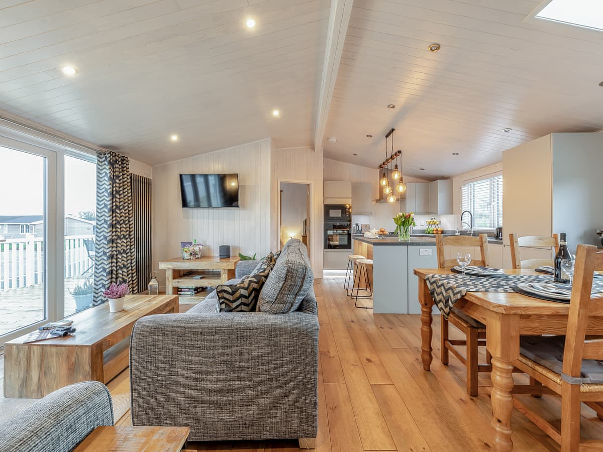 Heather Lodge - Holiday lodge in Central England - Image 4
