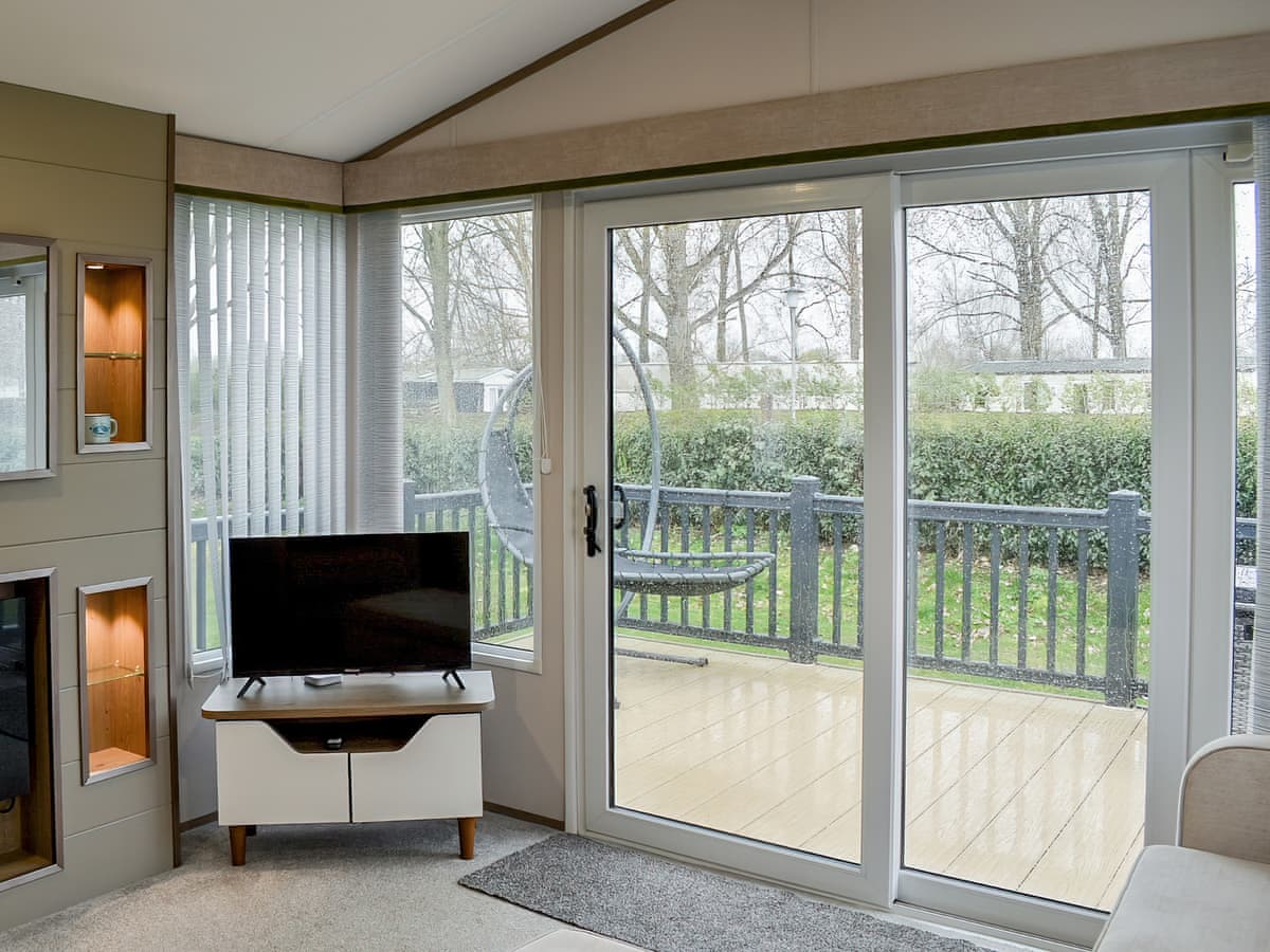 Lavender Lodge - Holiday lodge in Central England - Image 2