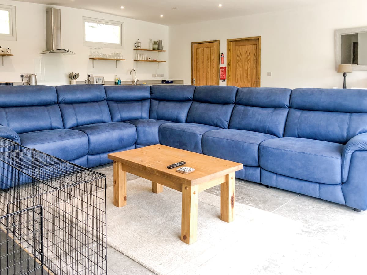 Acre Luxury Lodges - Larchwood Lodge - Image 4