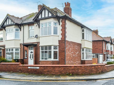 Two the Manor Born, a dog friendly cottage near Tynemouth