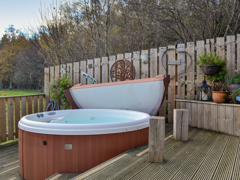Hot tub | Tanar View, Glen Tanar, near Aboyne