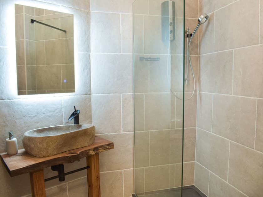 Shower room | Glen Rosa, Ayr
