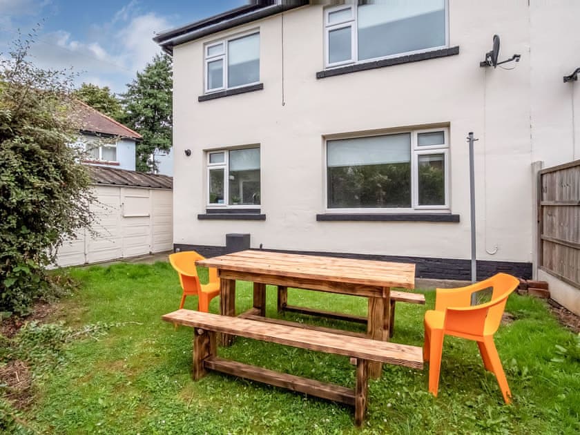 Garden | Stylish Hot Tub House, York