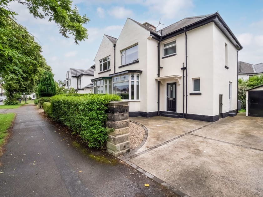 Exterior | Stylish Hot Tub House, York