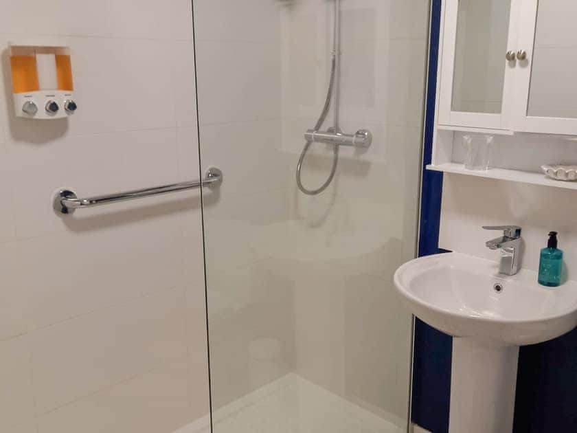 Shower room | Dunvarrich Cottage, Kyle of Lochalsh