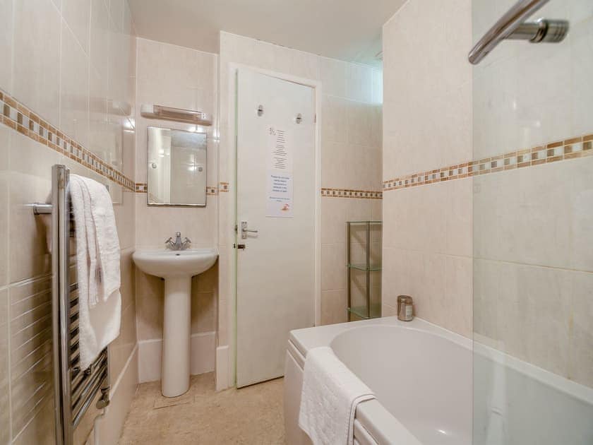 Bathroom | Sea and Sands, Barmouth