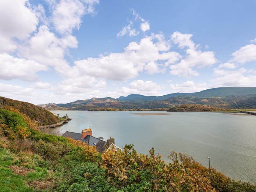 Surrounding area | Sea and Sands, Barmouth