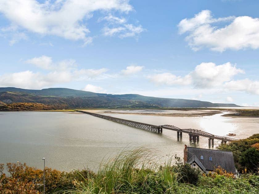 Surrounding area | Sea and Sands, Barmouth