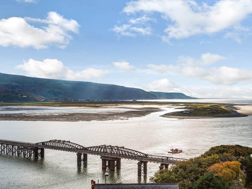 Surrounding area | Sea and Sands, Barmouth