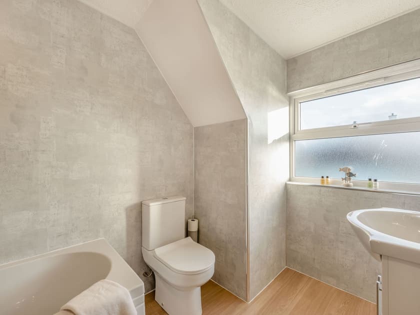 En-suite | Crug Y Bar, Cardigan