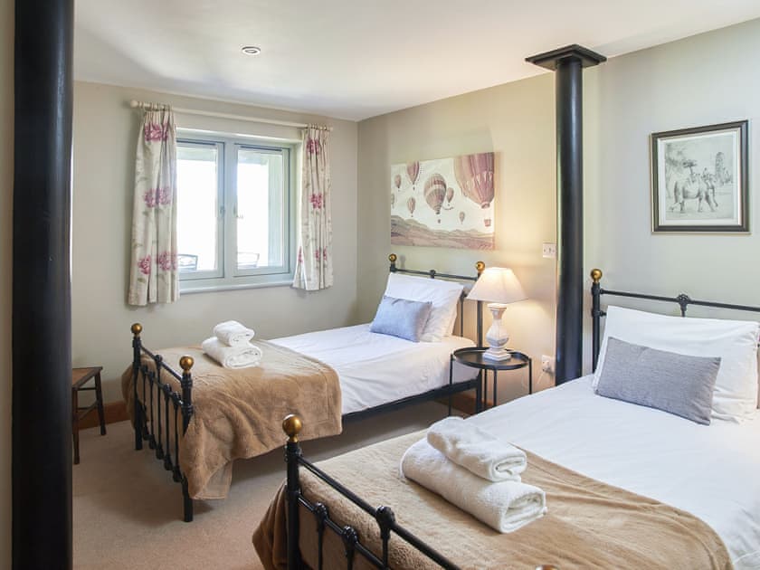 Twin bedroom | The Henhouse - Manor Mews, Tattersett, near Fakenham