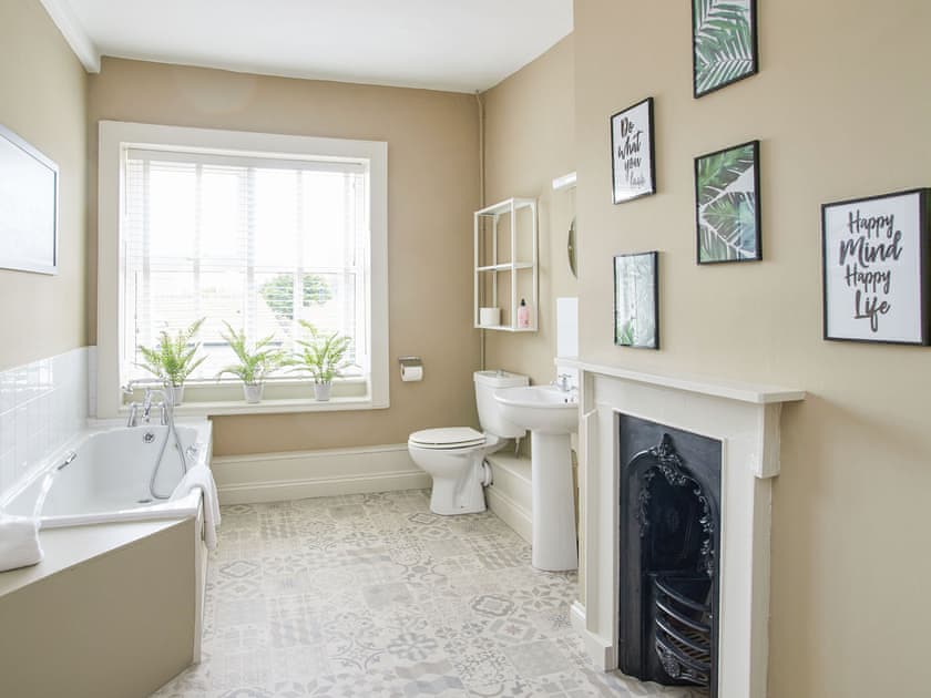 En-suite | The Manor House - Manor Mews, Tattersett, near Fakenham