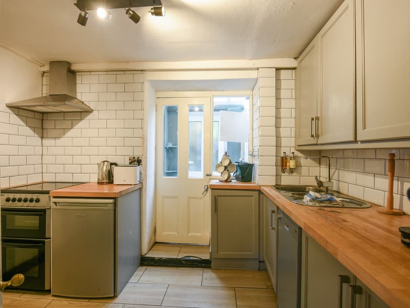 Kitchen | Afon Dulas Valley Cottage, Ceinws