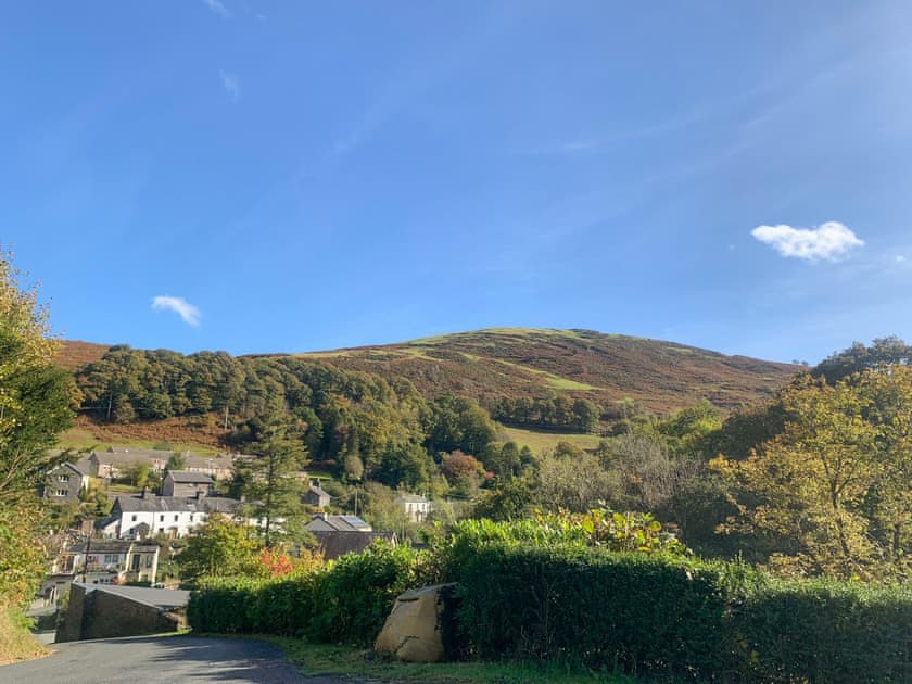 Setting | Afon Dulas Valley Cottage, Ceinws