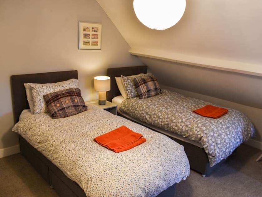 Twin bedroom | Home Cottage, Hovingham, near Helmsley