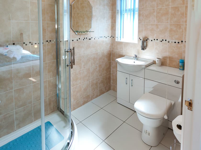 Bathroom | Near the Beach, Parcllyn, near Aberporth