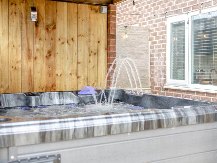 Hot tub | Druridge Hideout, Warkworth
