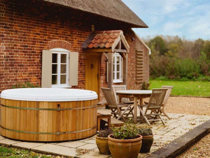 Hot tub | New Lane Cottage, Worstead