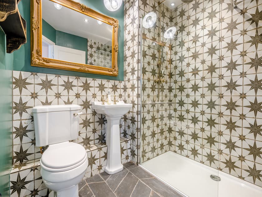 Shower room | Bay View - Blue Anchor House, Blue Anchor, near Minehead