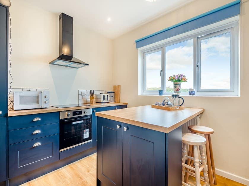 Kitchen | Pebbles Reach - Blue Anchor House, Blue Anchor, near Minehead