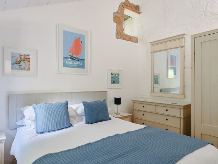 Double bedroom | Farm Cottage - Chypons Farm, Nancledra, near St Ives