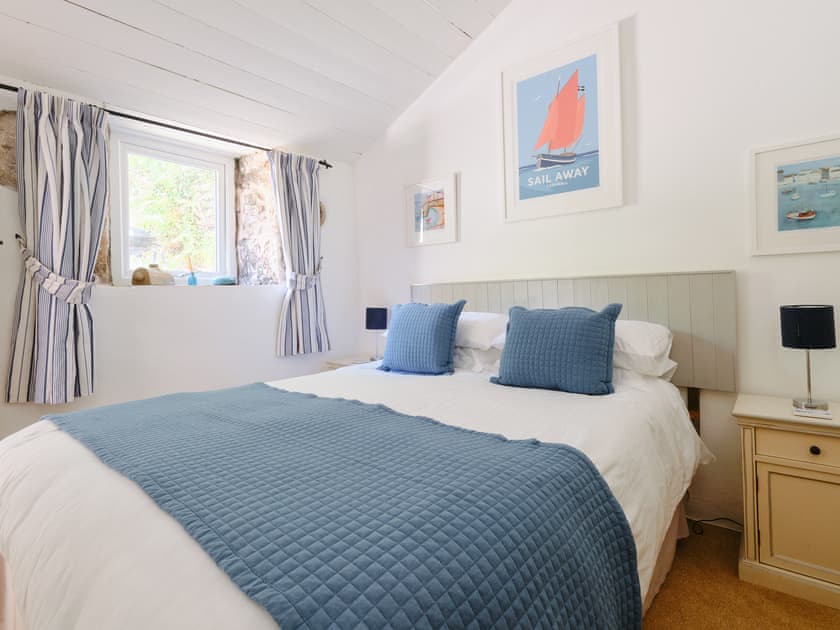 Double bedroom | Farm Cottage - Chypons Farm, Nancledra, near St Ives