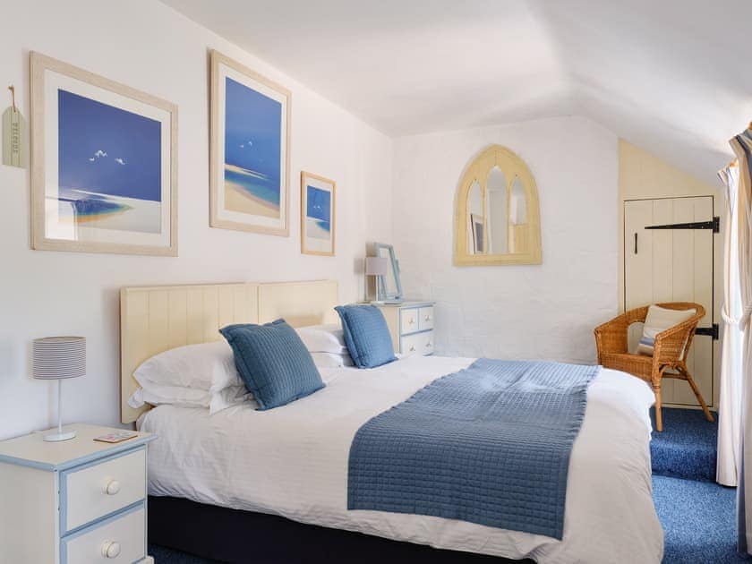 Double bedroom | Farm Cottage - Chypons Farm, Nancledra, near St Ives