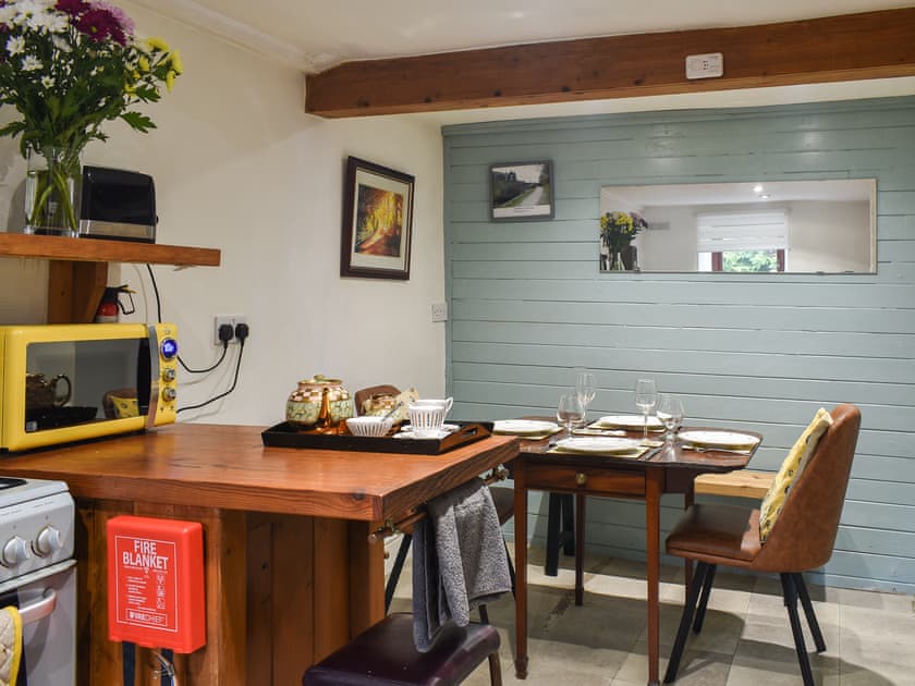Kitchen/diner | Beeton Cottage Todmorden, Todmorden, Near Hebden Bridge