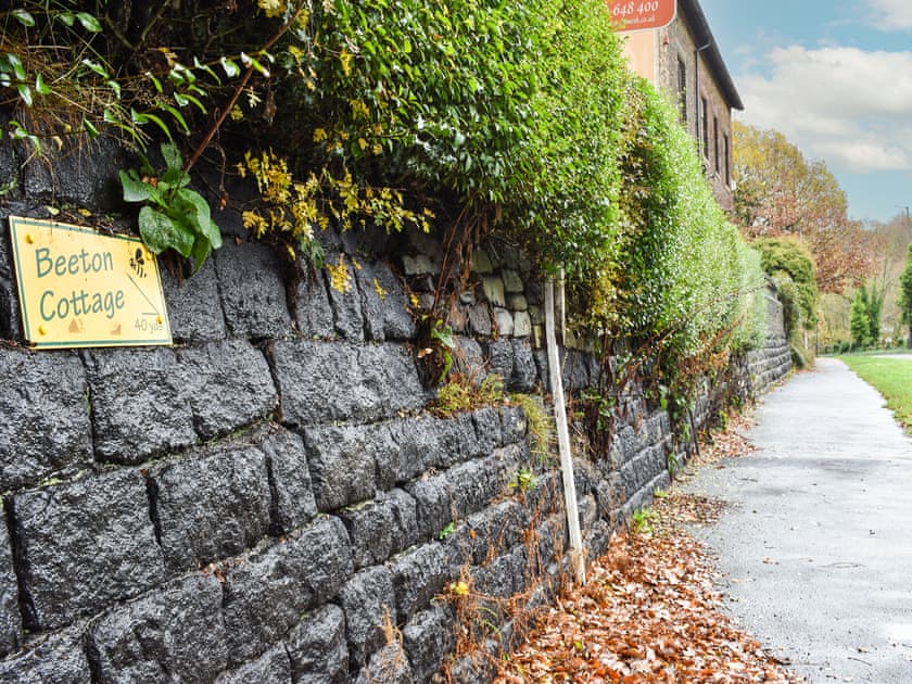 Surrounding area | Beeton Cottage Todmorden, Todmorden, Near Hebden Bridge
