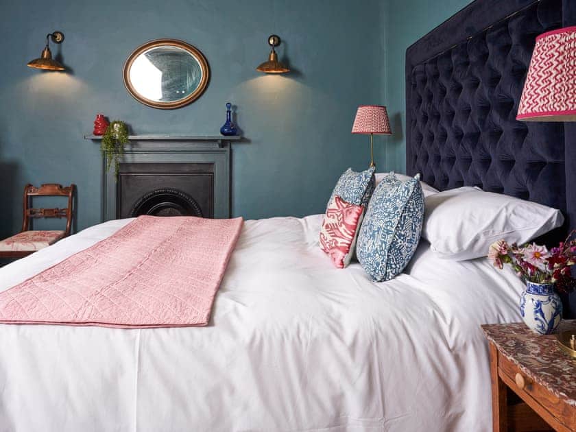 Double bedroom | Lambside House - Carswell Cottages, Holbeton