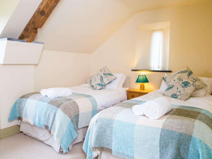 Twin bedroom | Corner Cottage - Carswell Cottages, Holbeton