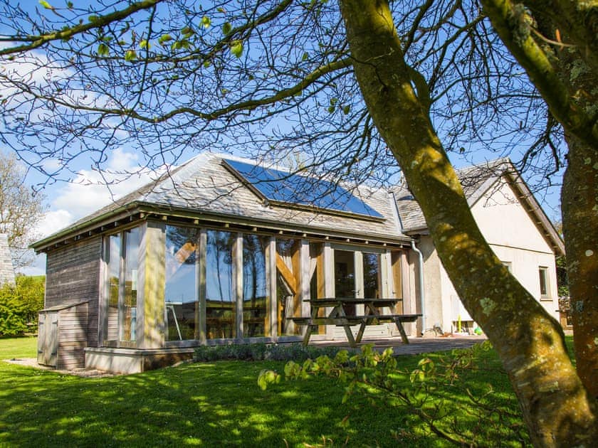 Exterior | Corner Cottage - Carswell Cottages, Holbeton