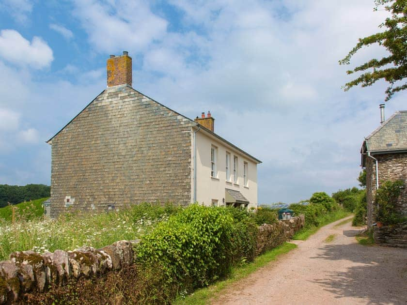 Exterior | Shepherd’s Cottage - Carswell Cottages, Holbeton