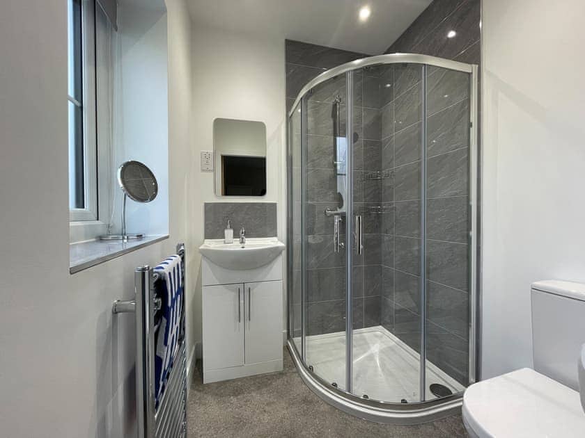 Shower room | Bay Tree House, Buxton