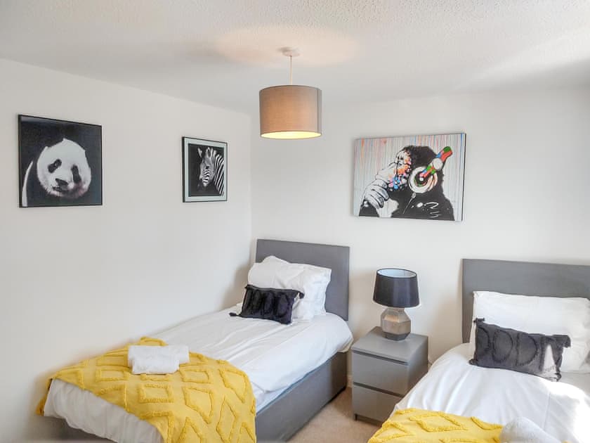Twin bedroom | Redcot Gardens, Stamford