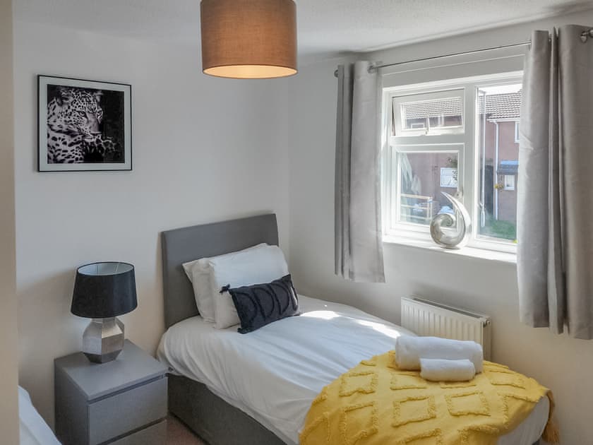 Twin bedroom | Redcot Gardens, Stamford