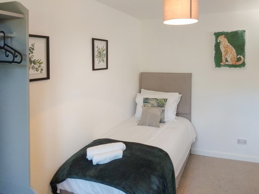 Single bedroom | Redcot Gardens, Stamford