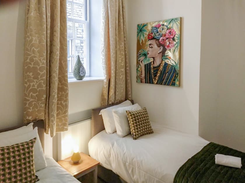 Twin bedroom | All Saints - Harborough Properties LTD, Stamford