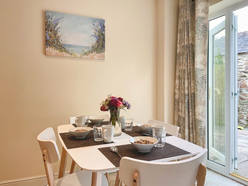 Dining Area | Carswell CottagesRose Cottage, Holbeton