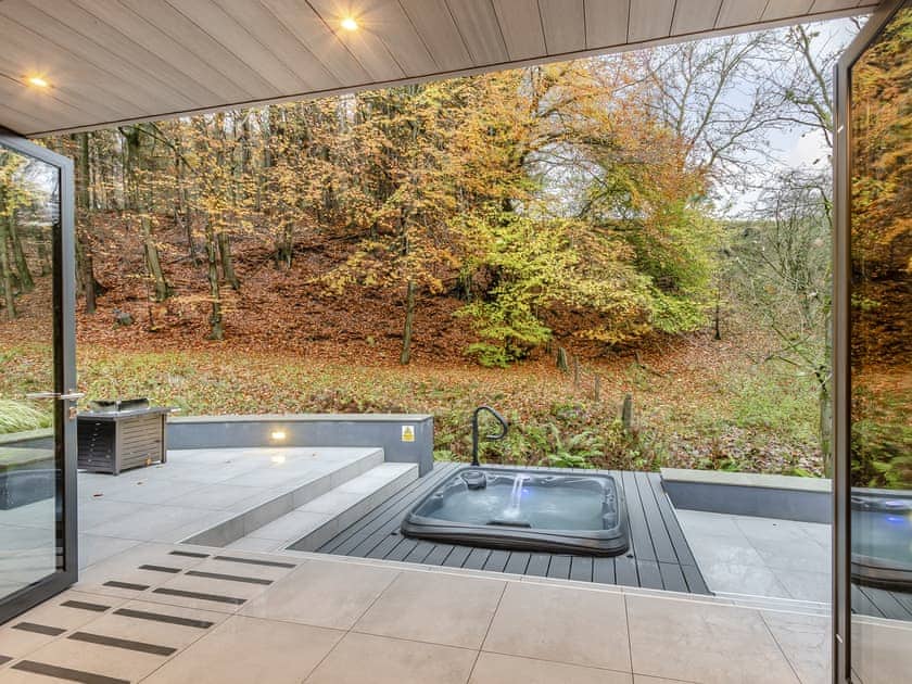 Hot tub | The Pump House Lodge, Elslack