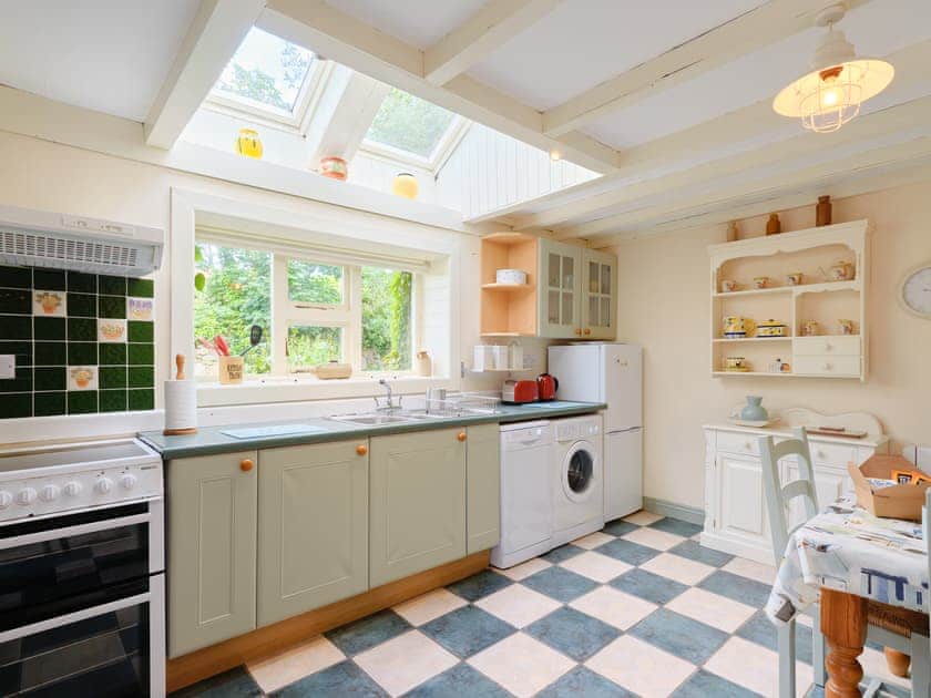 Kitchen/diner | The Barn - Chypons Farm, Nancledra, near St Ives
