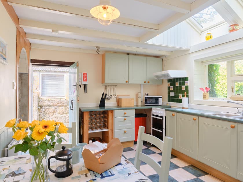 Kitchen/diner | The Barn - Chypons Farm, Nancledra, near St Ives