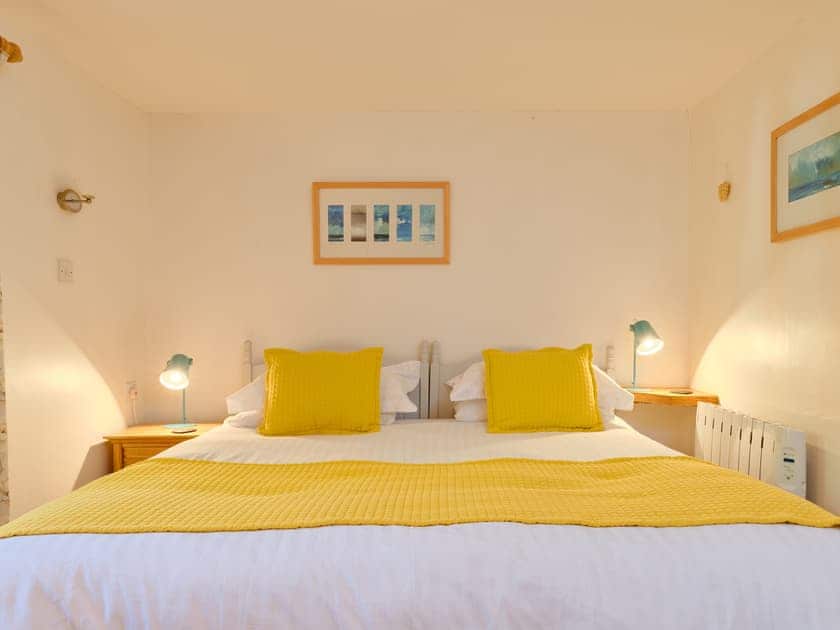 Double bedroom | The Barn - Chypons Farm, Nancledra, near St Ives